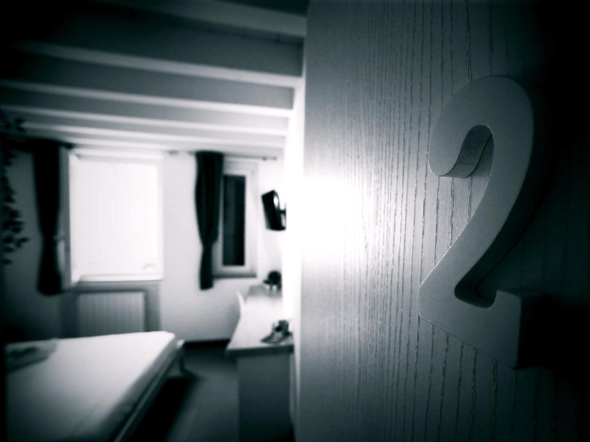 Ermi Hotel Sona Kültér fotó